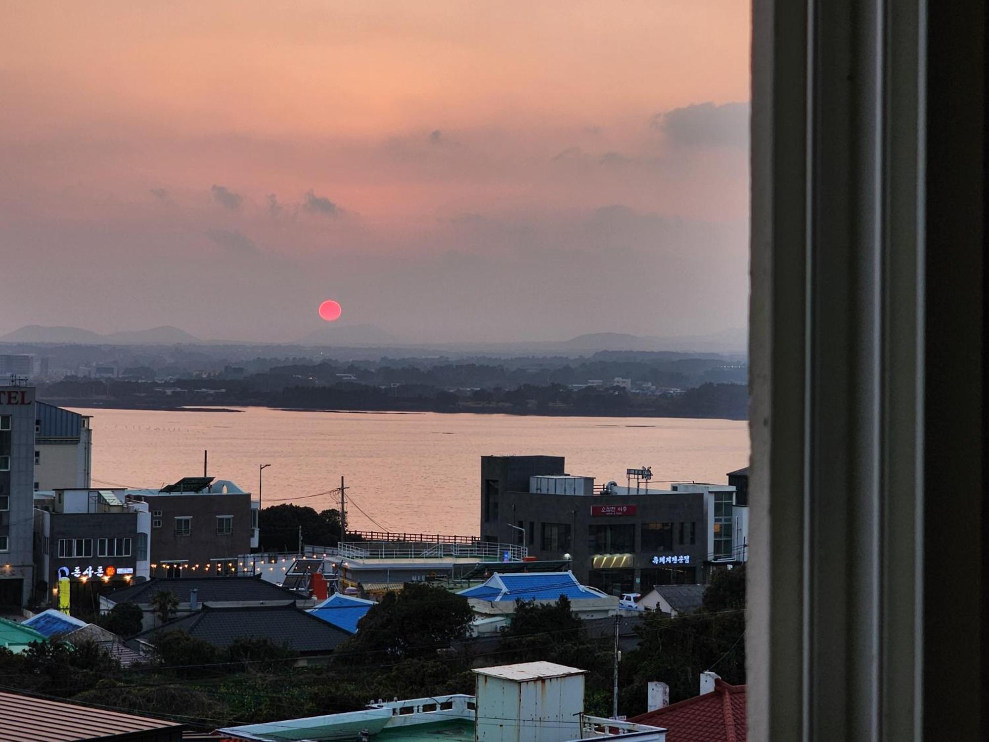 Pureun Jeju Pension Seogwipo Room photo