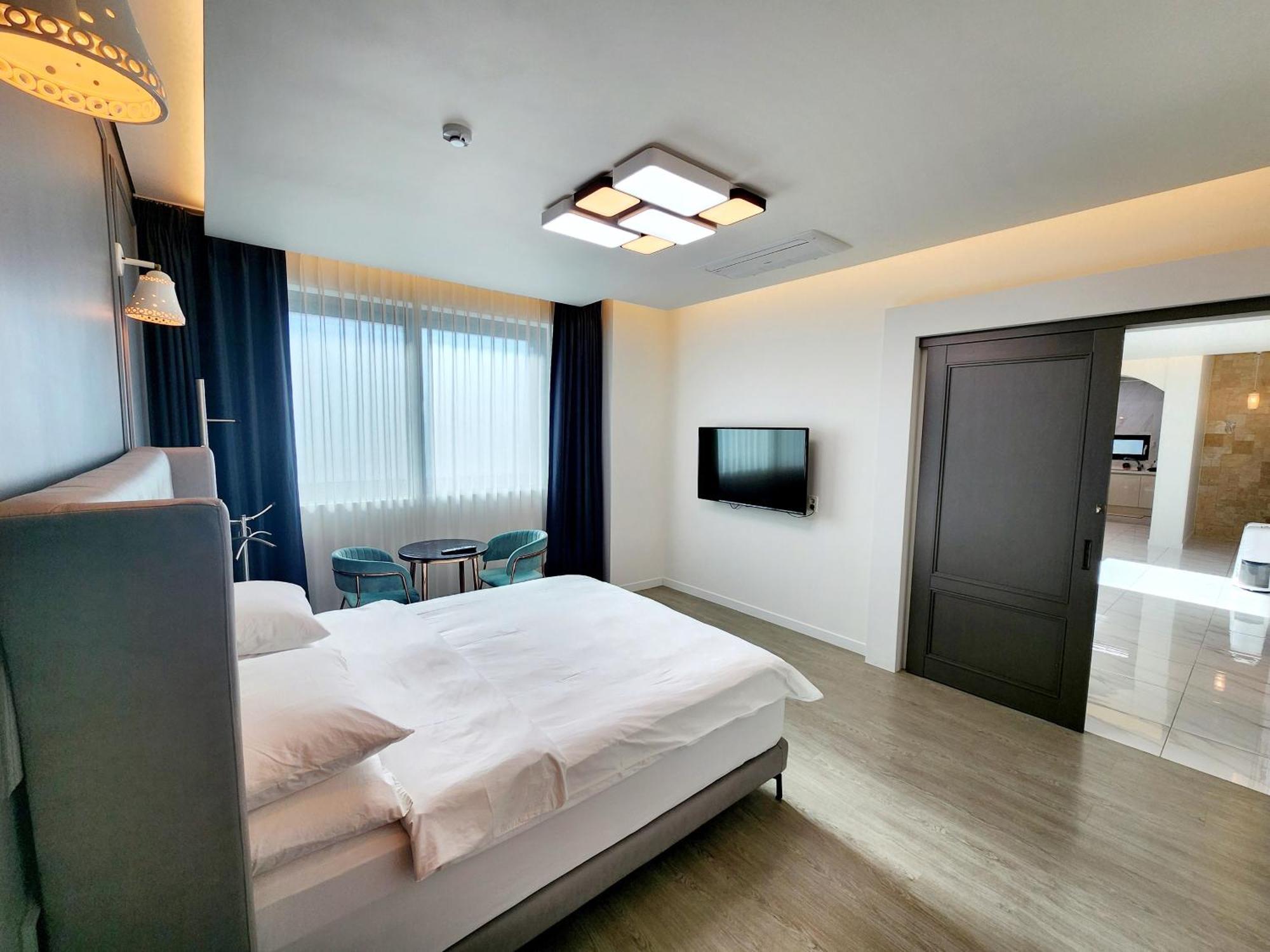 Pureun Jeju Pension Seogwipo Exterior photo