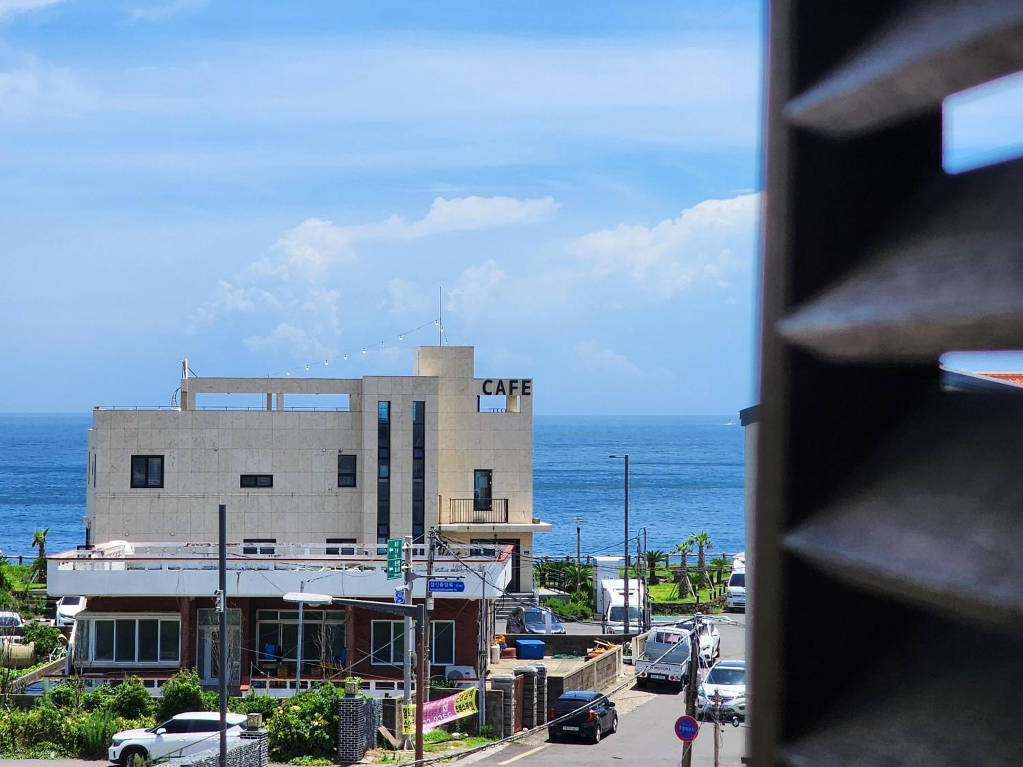 Pureun Jeju Pension Seogwipo Exterior photo