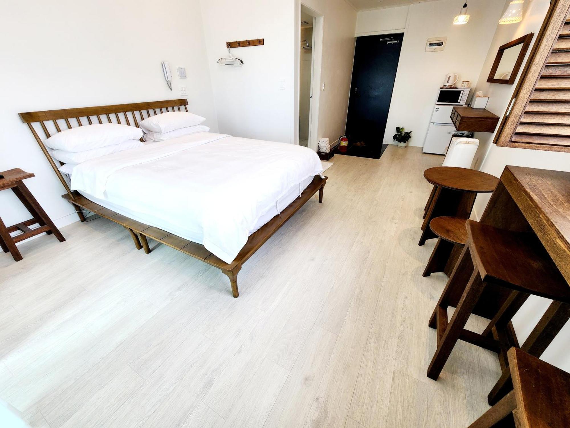 Pureun Jeju Pension Seogwipo Exterior photo
