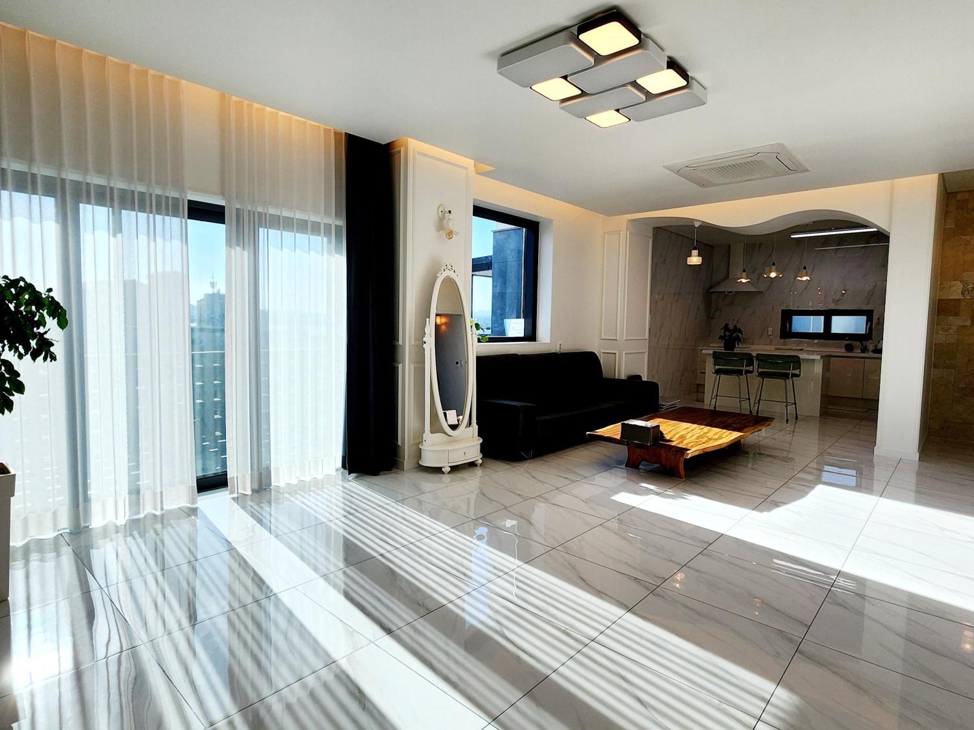 Pureun Jeju Pension Seogwipo Exterior photo