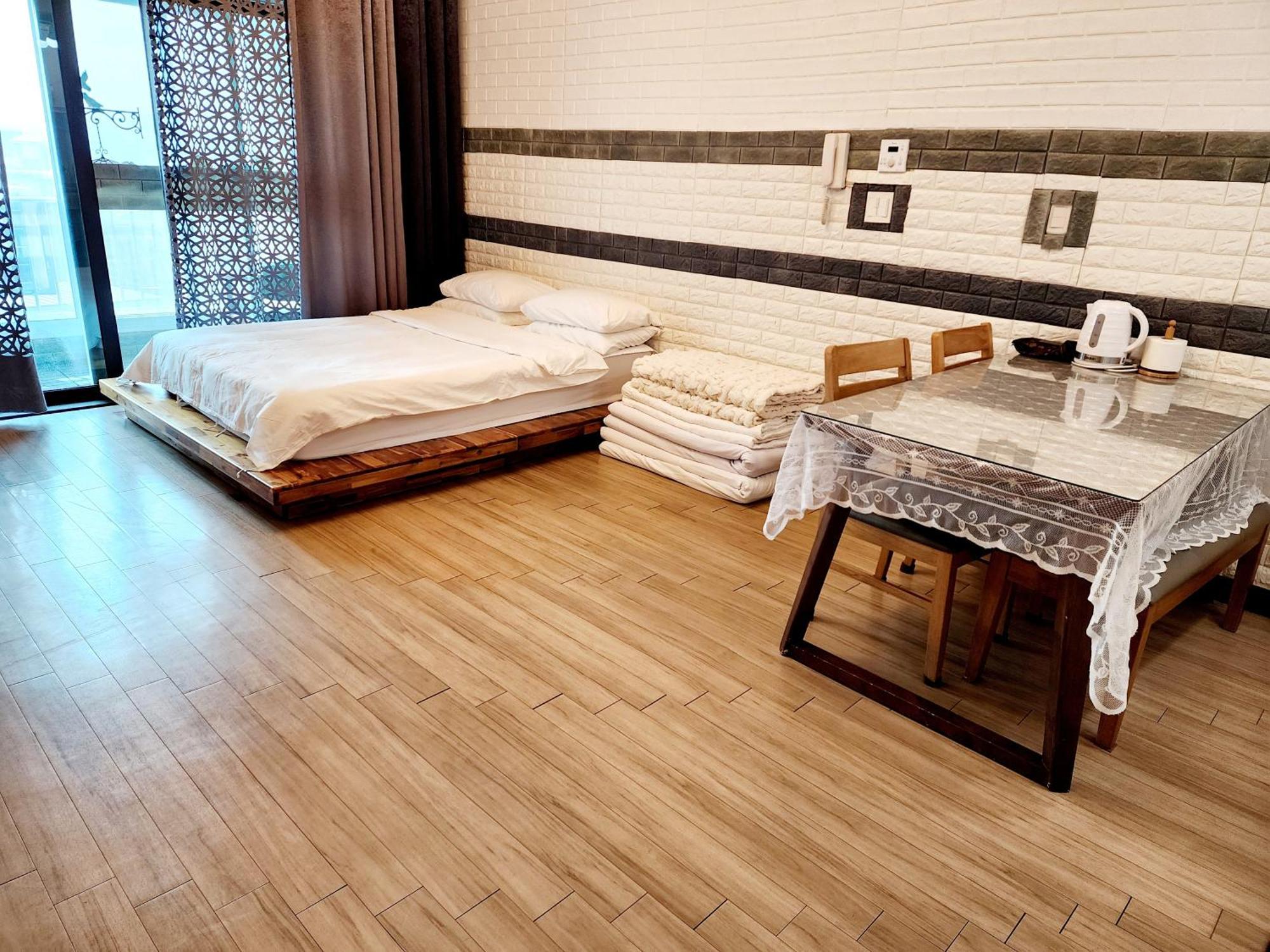 Pureun Jeju Pension Seogwipo Room photo