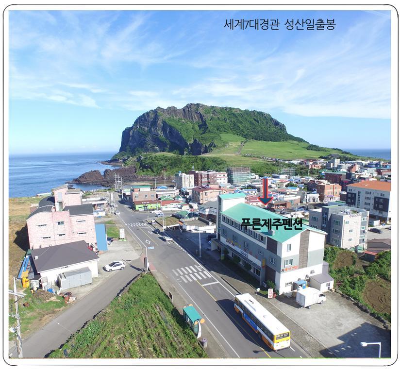 Pureun Jeju Pension Seogwipo Exterior photo